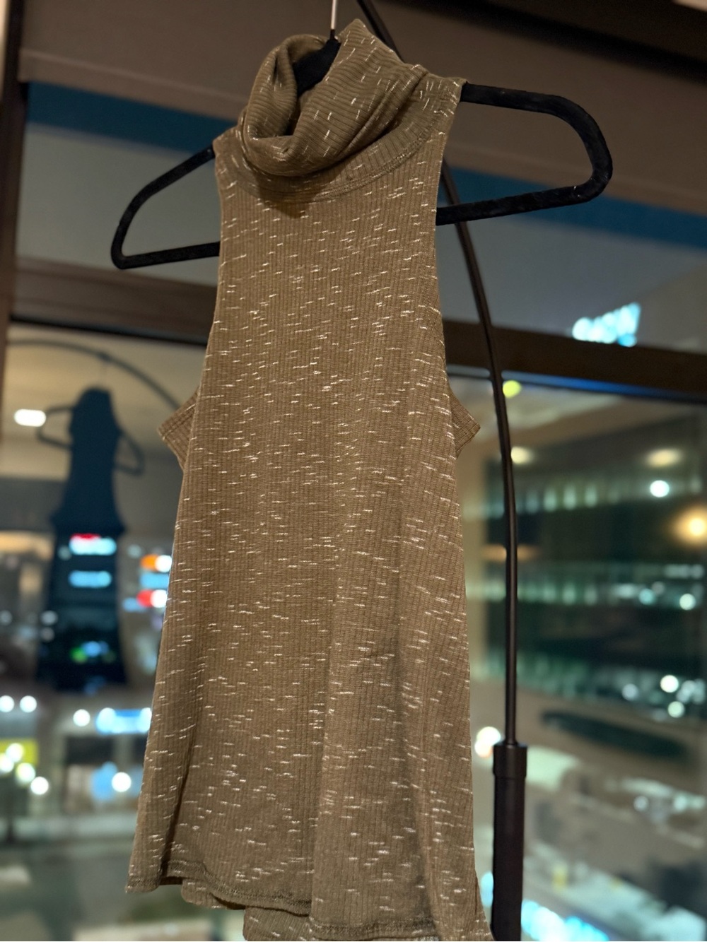 Women’s Sleeveless Turtleneck Tank Top - Olive size S OLIVACEOUS turtleneck